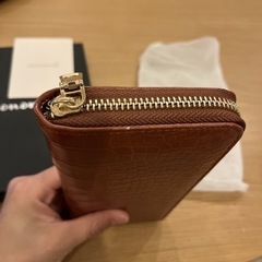 クロコダイル型押し長財布 ラウンドファスナー ブラウン 多機能 箱あり ギフトの画像