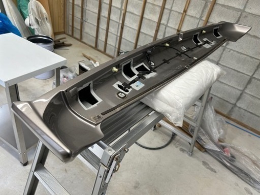 ノア　80系 リアスポイラー（LED付き）　トヨタ純正オプション品