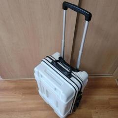 スーツケース　耐衝撃の画像