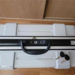 スーツケース　耐衝撃の画像