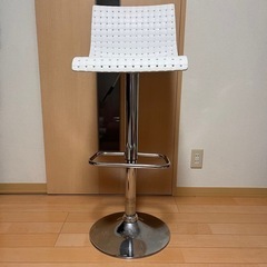 【急募】取りに来れる方2000円引き！2つ ハイチェアー カウンターチェアー ホワイト 美品の画像