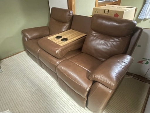 電動リクライニング　三人掛けソファー　レザー