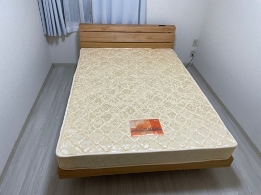 新品同様 家具 ダブルベッド マットレス付き
