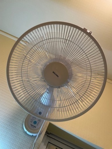 壁掛け扇風機