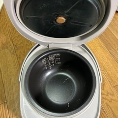 2005年製　三洋電機炊飯器　3.5合　ECJ-HS35の画像