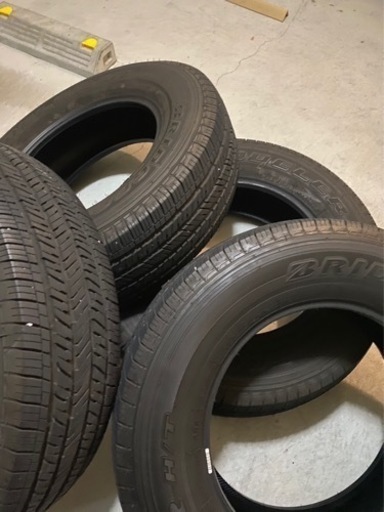 車のパーツ タイヤ、ホイール