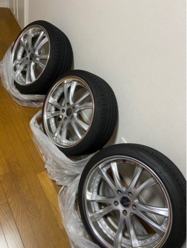 車のパーツ タイヤ、ホイール