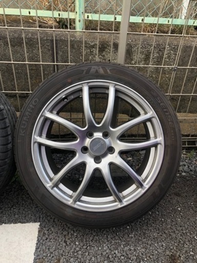 車のパーツ タイヤ、ホイール