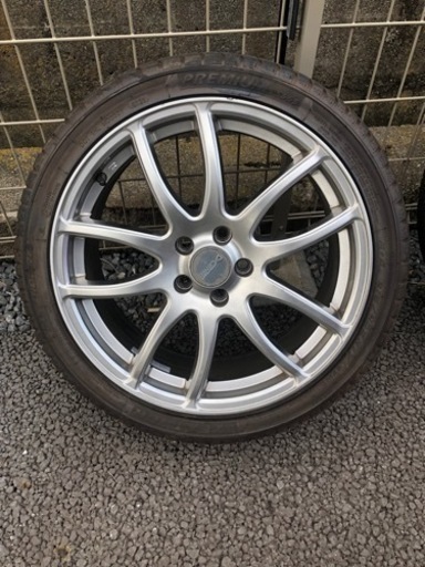 車のパーツ タイヤ、ホイール