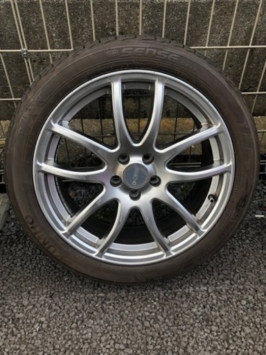 車のパーツ タイヤ、ホイール