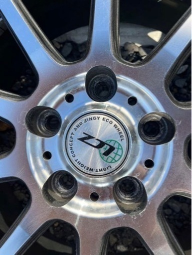 車のパーツ タイヤ、ホイール