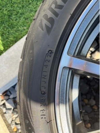 車のパーツ タイヤ、ホイール