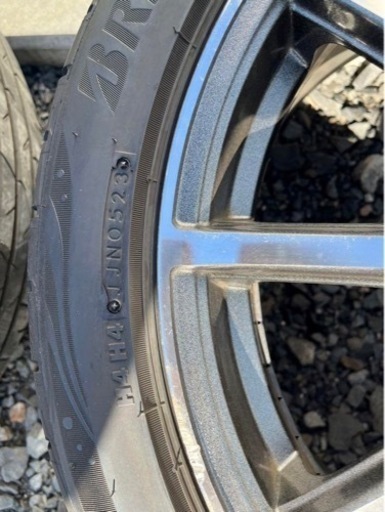 車のパーツ タイヤ、ホイール