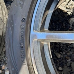 車のパーツ タイヤ、ホイールの画像