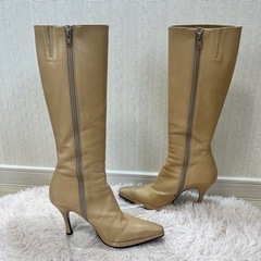 ピンキーアンドダイアン　ロングブーツ　ブーツ　ベージュ　ハイヒール　春コーデの画像