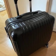 スーツケース　黒