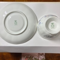 NARUMIボーンチャイナ　ティーカップ&ソーサー2点セットの画像