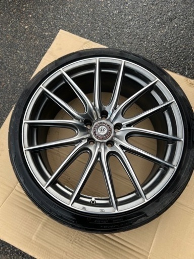 20インチアルミホイール　車のパーツ タイヤ、ホイール