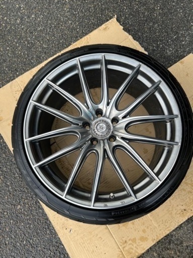 20インチアルミホイール　車のパーツ タイヤ、ホイール