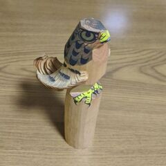 木彫りの鳥　お鷹ぽっぽの画像