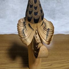 木彫りの鳥　お鷹ぽっぽの画像