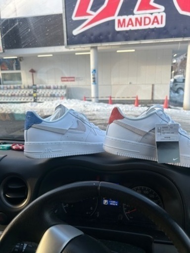 NIKE 