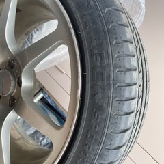 車のパーツ タイヤ、ホイールの画像