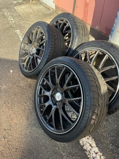 車のパーツ タイヤ、ホイール