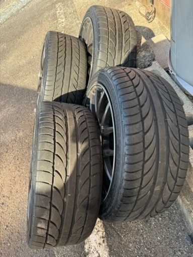 車のパーツ タイヤ、ホイール