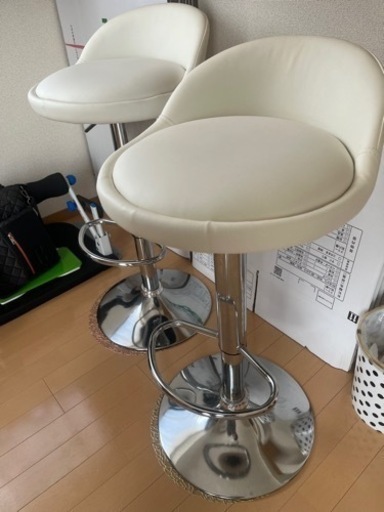 美品カウンターチェアー二脚お譲り致します
