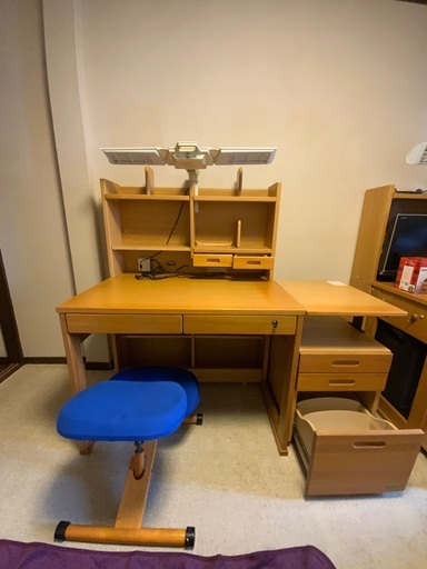 【値下げ】KOIZUMI  学習机　椅子付き