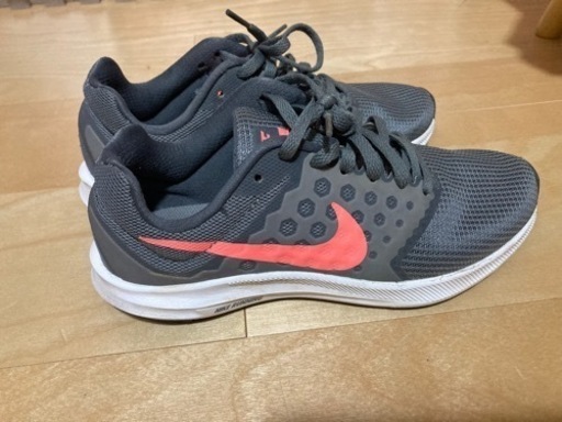 NIKEナイキ　22.5スニーカー  美品