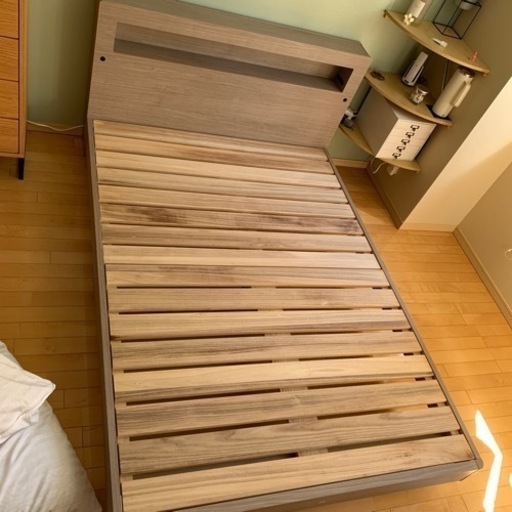 ダブルベッドフレーム