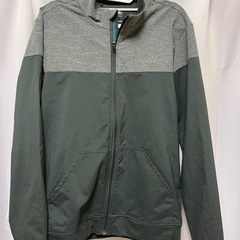 adidas スポーツウェア