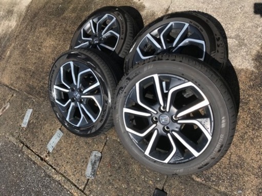 車のパーツ タイヤ、ホイール