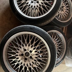 車のパーツ タイヤ、ホイール