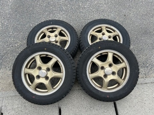 車のパーツ タイヤ、ホイール