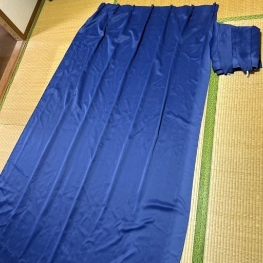 遮光カーテン　紺色