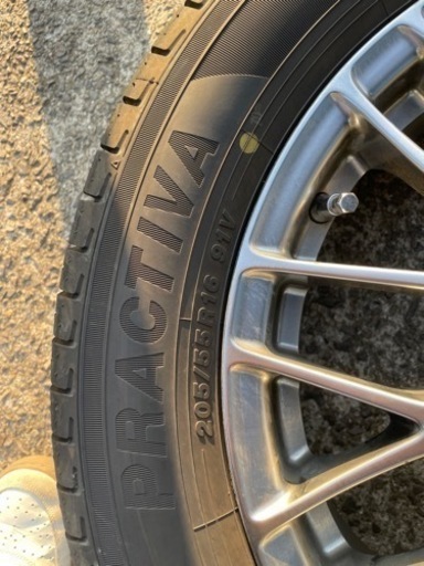 車のパーツ タイヤ、ホイール
