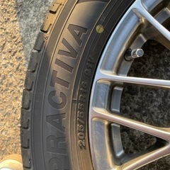 車のパーツ タイヤ、ホイールの画像