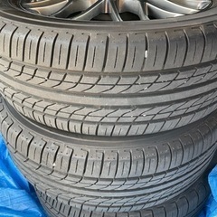 車のパーツ タイヤ、ホイールの画像