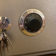 セキュリティ用品  金庫  鍵 ・ダイヤル番号付きの画像