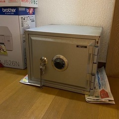 セキュリティ用品  金庫  鍵 ・ダイヤル番号付きの画像