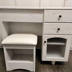 値下げ！新品購入後未使用/組立済/ドレッサー/ニトリ/ フローリ...