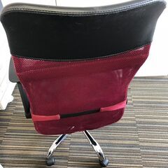 ▼【デスクチェアー　ガス昇降機能　ナイロン製　ハイバック　中古】インテリア 洋風 家具 ワイン メッシュ 手すり部分上下可動 椅子 イス（NF240309）Zi-1593の画像