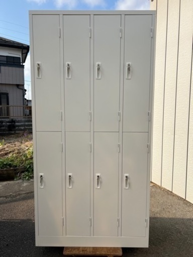 ■生興 8人用スチールロッカー 鍵付 AKL-W8■オフィスロッカー 更衣用ロッカー 事務所 オフィス家具 ■(約)幅900 奥行515 高さ1790 mm