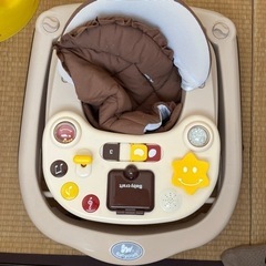 ボタン付き歩行器　バンボ