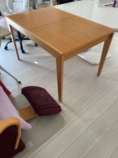 ダイニングテーブル