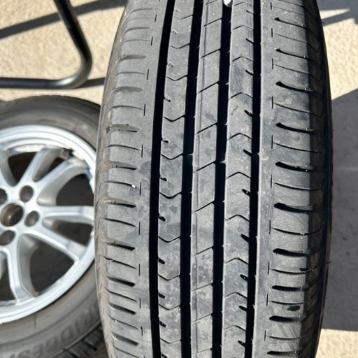 車のパーツ タイヤ、ホイール４本