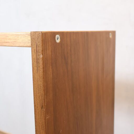人気の無印良品(MUJI)のウォールナット材 ワイド・3段 スタッキングシェルフです！オープンタイプの万能棚。スリムなのでリビングなどのちょっとしたスペースや本棚としても活躍します♪